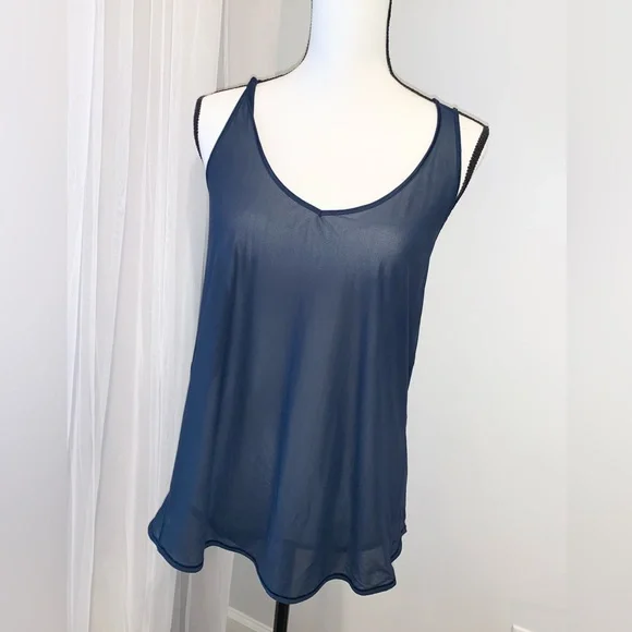 LULULEMON Athletica women’s criss cross navy top size large 10 12 - Picture 7 of 9